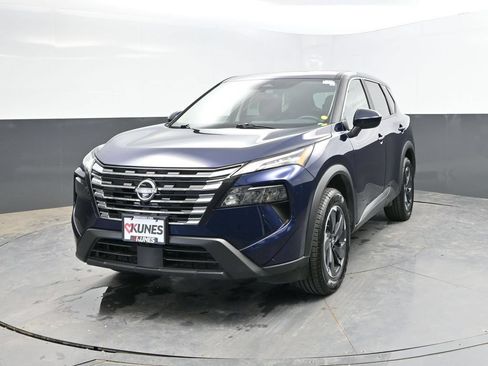 Used 2025 Nissan Rogue SV AWD/4WD image 5