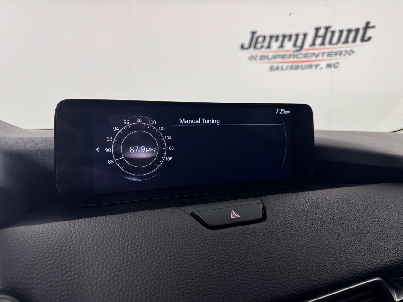 Used 2024 MAZDA CX-90 Plug-In Hybrid w/ Preferred AWD/4WD image 24