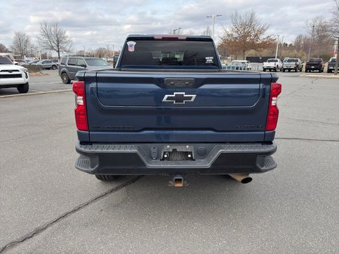 Used 2022 Chevrolet Silverado 2500 Custom w/ Custom Value Package image 6