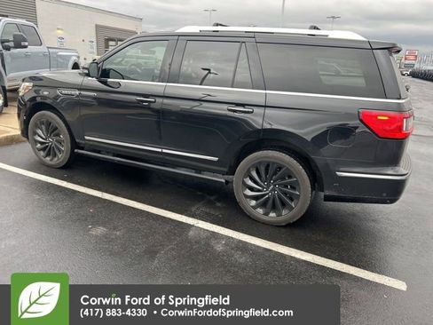Used 2021 Lincoln Navigator Reserve image 2
