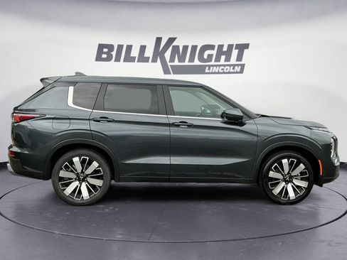 Used 2025 Mitsubishi Outlander SE FWD image 6