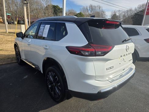 Used 2025 Nissan Rogue Platinum w/ Platinum Premium Package image 5