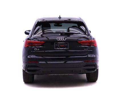 Certified 2025 Audi Q3 2.0T Premium w/ Convenience Package image 7