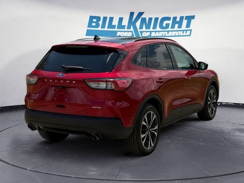 Used 2022 Ford Escape SE w/ SE Sport Appearance Package AWD/4WD image 5