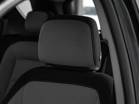 Used 2021 Chevrolet Equinox LS image 26