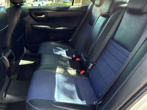 Used 2016 Toyota Camry SE FWD image 11