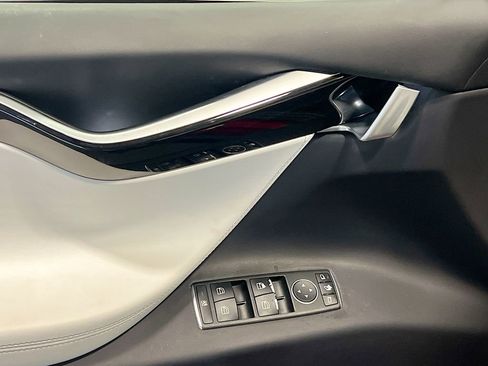 Used 2017 Tesla Model X 100D image 13