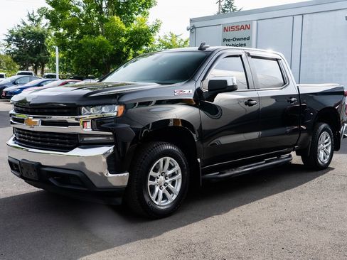 Used 2020 Chevrolet Silverado 1500 LT w/ All-Star Edition AWD/4WD image 3