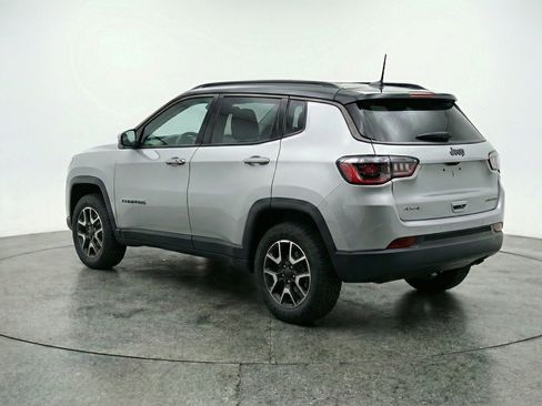 Used 2025 Jeep Compass Trailhawk AWD/4WD image 6