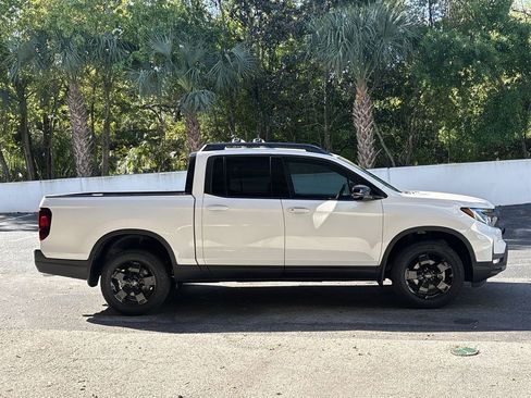 New 2026 Honda Ridgeline Black Edition image 8