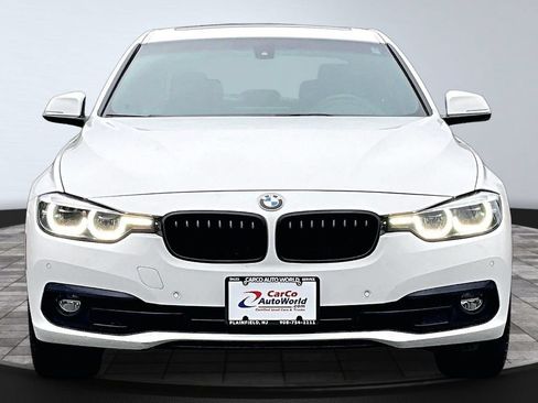 Used 2018 BMW 330i xDrive Sedan w/ Convenience Package AWD/4WD image 2