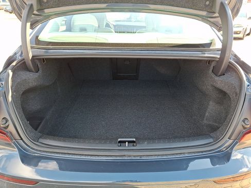 Used 2021 Volvo S60 T6 Momentum w/ Climate Package image 30