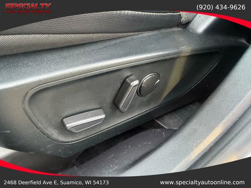 Used 2022 Ford Escape SEL image 32