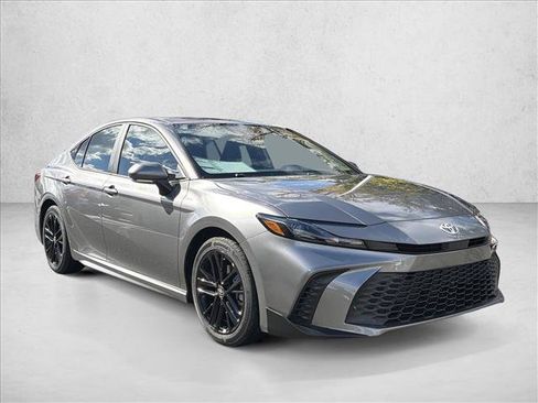 New 2026 Toyota Camry SE image 3
