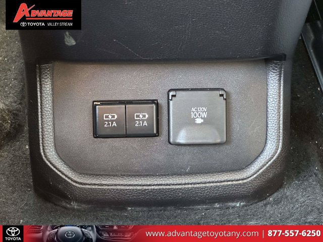 Certified 2021 Toyota Highlander Limited AWD/4WD image 17
