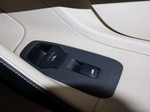 Used 2018 McLaren 570S RWD image 44