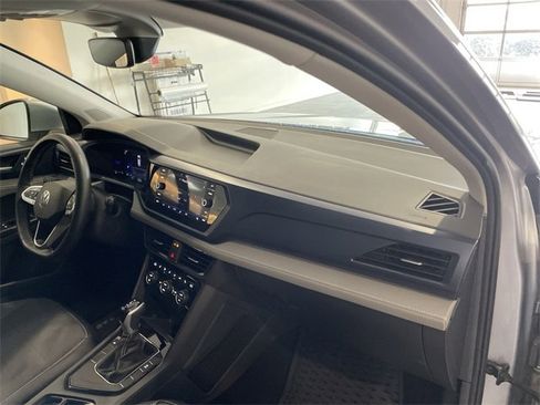 Used 2024 Volkswagen Taos SE image 17