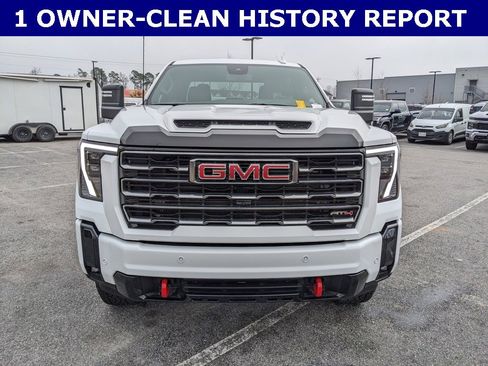 Used 2025 GMC Sierra 2500 AT4 image 11