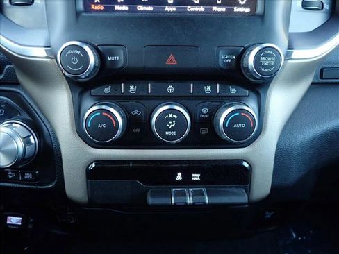 Used 2021 RAM 1500 Laramie w/ Off Road Group AWD/4WD image 16