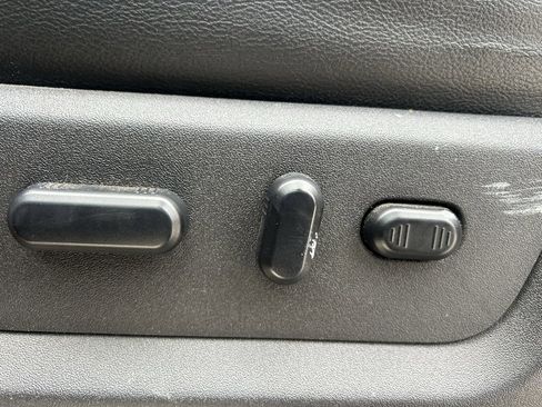 Used 2015 Ford F350 Lariat image 12