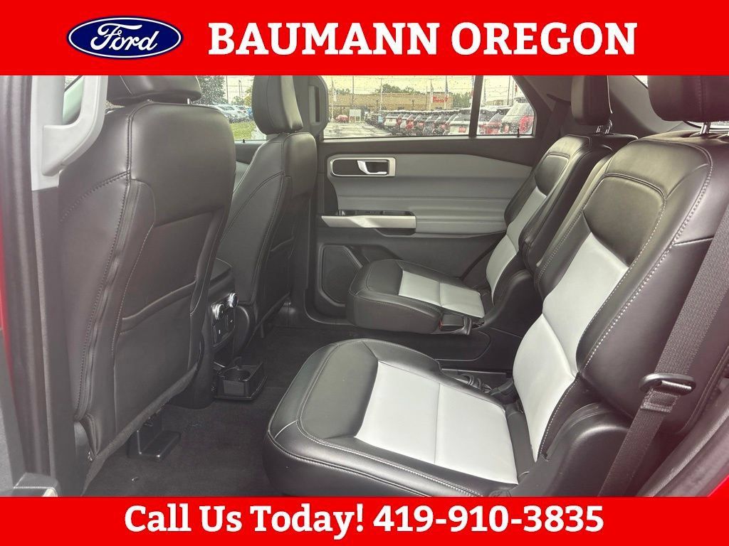 Used 2024 Ford Explorer XLT w/ Equipment Group 202A AWD/4WD image 15