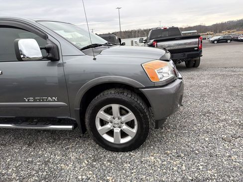 Used 2014 Nissan Titan SL w/ SL Moonroof Package image 4