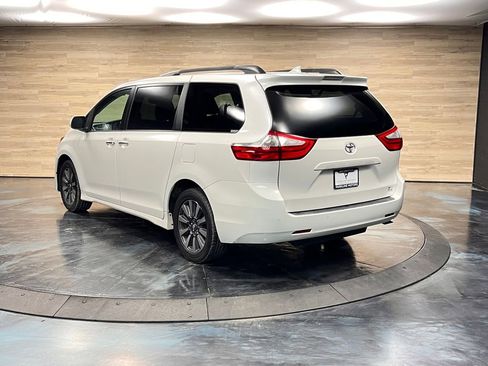 Used 2018 Toyota Sienna XLE w/ XLE Navigation Package image 24