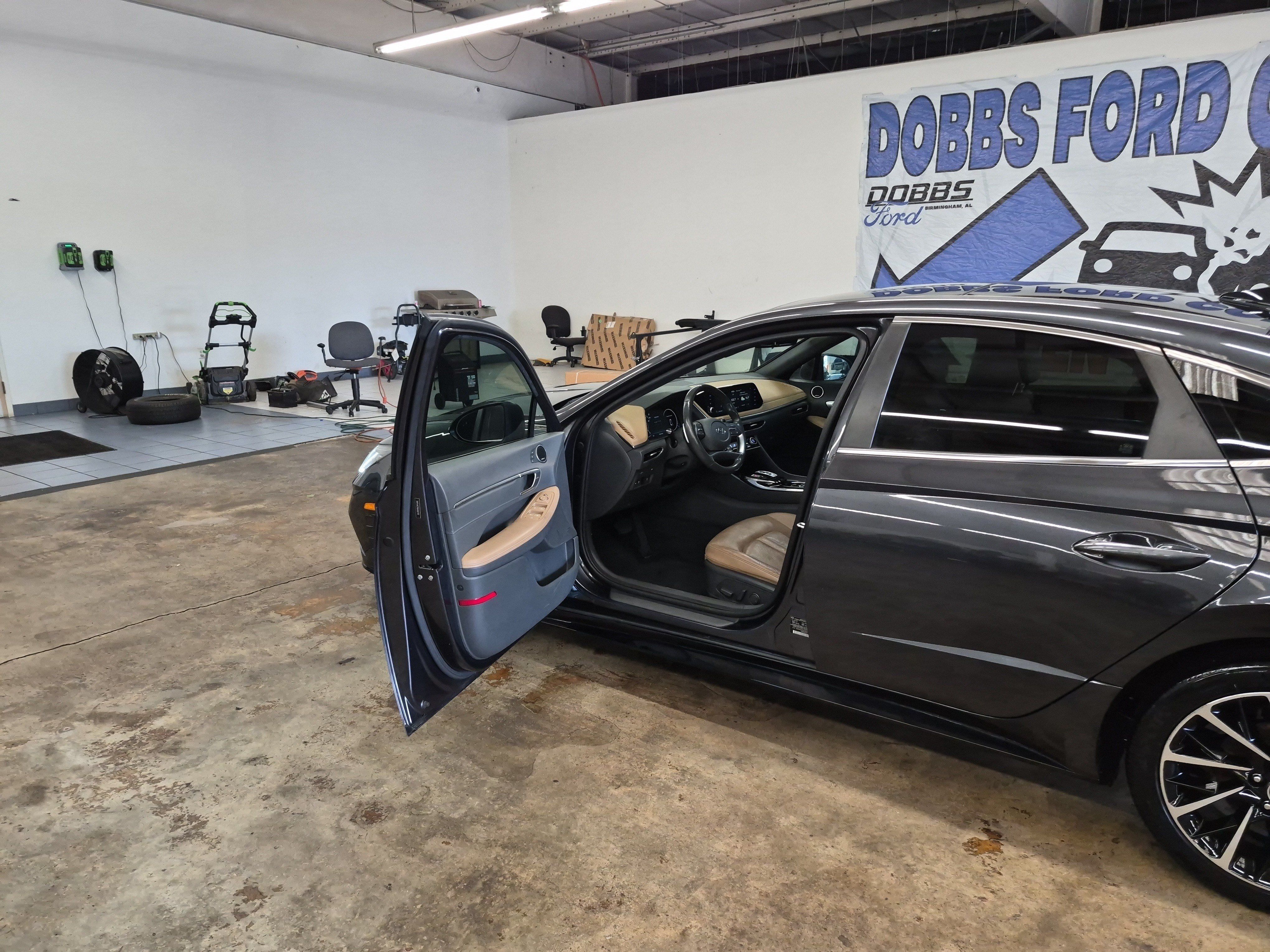 Used 2021 Hyundai Sonata Limited w/ Preferred Accessory Package FWD image 10