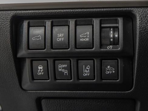 Used 2017 Subaru Outback 3.6R Limited AWD/4WD image 28