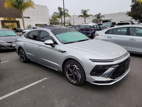 Certified 2024 Hyundai Sonata SEL w/ Convenience Package image 3