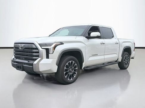 Used 2025 Toyota Tundra Limited AWD/4WD image 2
