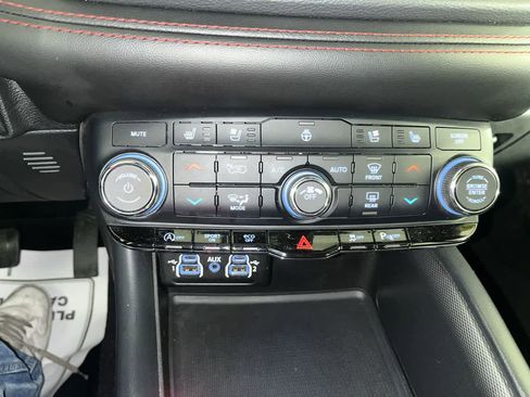 Used 2023 Dodge Durango GT image 17