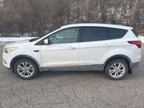 Certified 2019 Ford Escape SE image 3