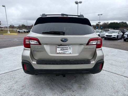 Used 2018 Subaru Outback 2.5i Limited image 6