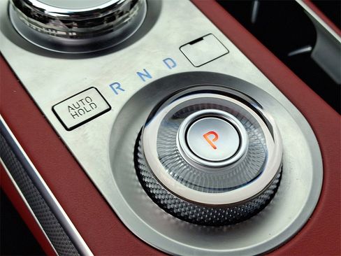 Used 2023 Genesis GV70 2.5T w/ Sport Prestige Package image 16