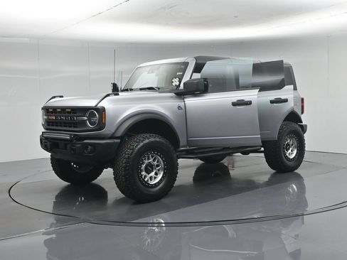 Used 2023 Ford Bronco Black Diamond AWD/4WD image 29
