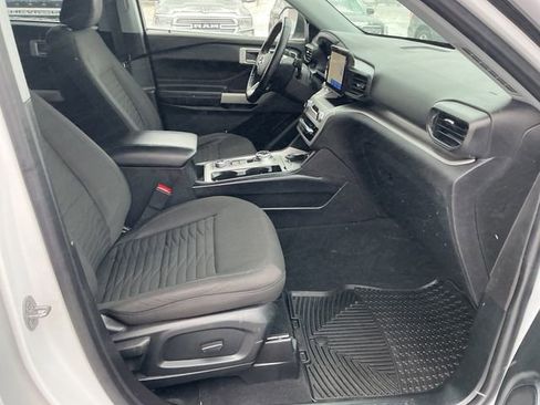 Used 2021 Ford Explorer XLT image 22