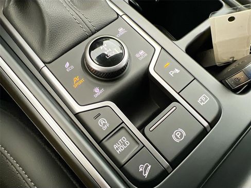 Used 2025 Kia Sorento S image 19