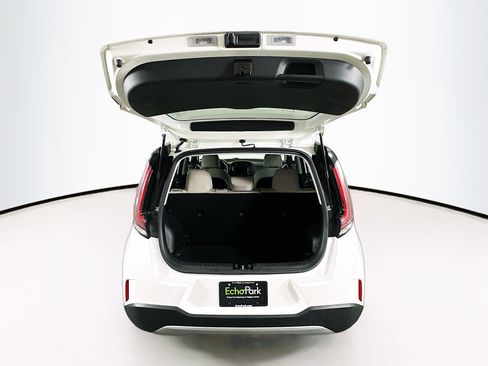 Used 2025 Kia Soul LX w/ LX Technology Package FWD image 27