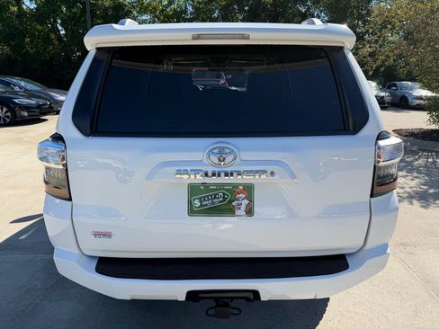 Used 2018 Toyota 4Runner SR5 Premium AWD/4WD image 6