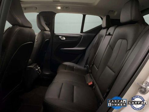 Used 2025 Volvo XC40 B5 Plus image 20