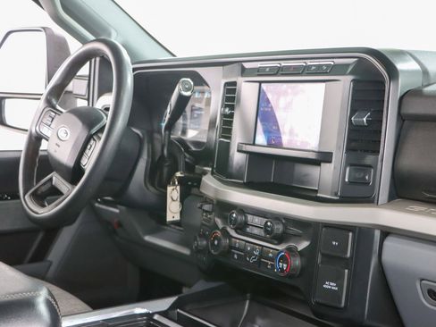 Used 2024 Ford F250 XLT w/ FX4 Off-Road Package AWD/4WD image 28