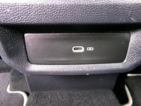 Used 2023 Volkswagen Taos SE image 35