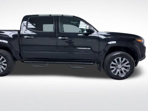 Certified 2022 Toyota Tacoma Limited AWD/4WD image 10