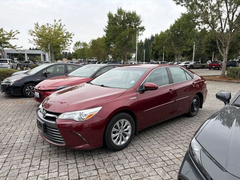 Used 2016 Toyota Camry LE w/ Protection Package (Q2) FWD image 1