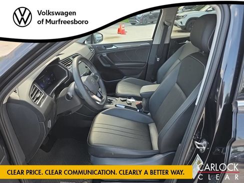 Used 2023 Volkswagen Tiguan SE FWD image 10