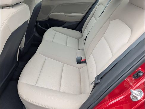 Used 2017 Hyundai Elantra SE FWD image 8