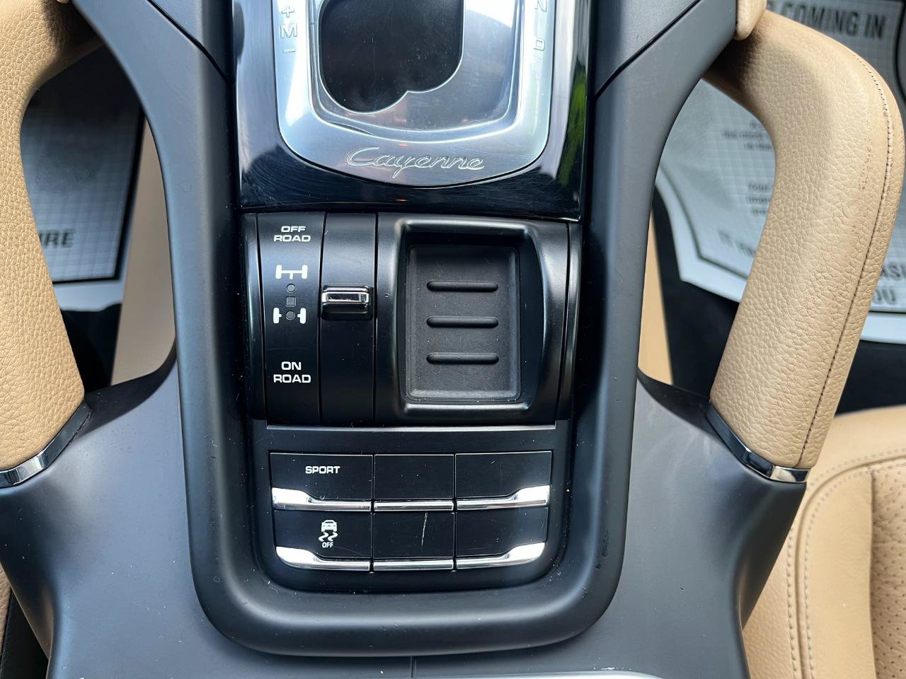 Used 2016 Porsche Cayenne Diesel AWD/4WD image 54