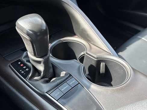 Used 2023 Toyota Camry SE FWD image 24