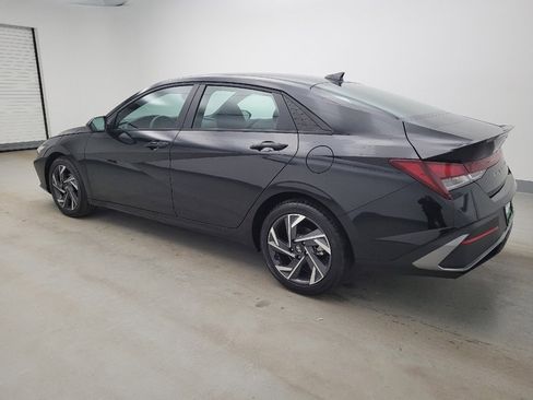 Used 2025 Hyundai Elantra Sport image 3